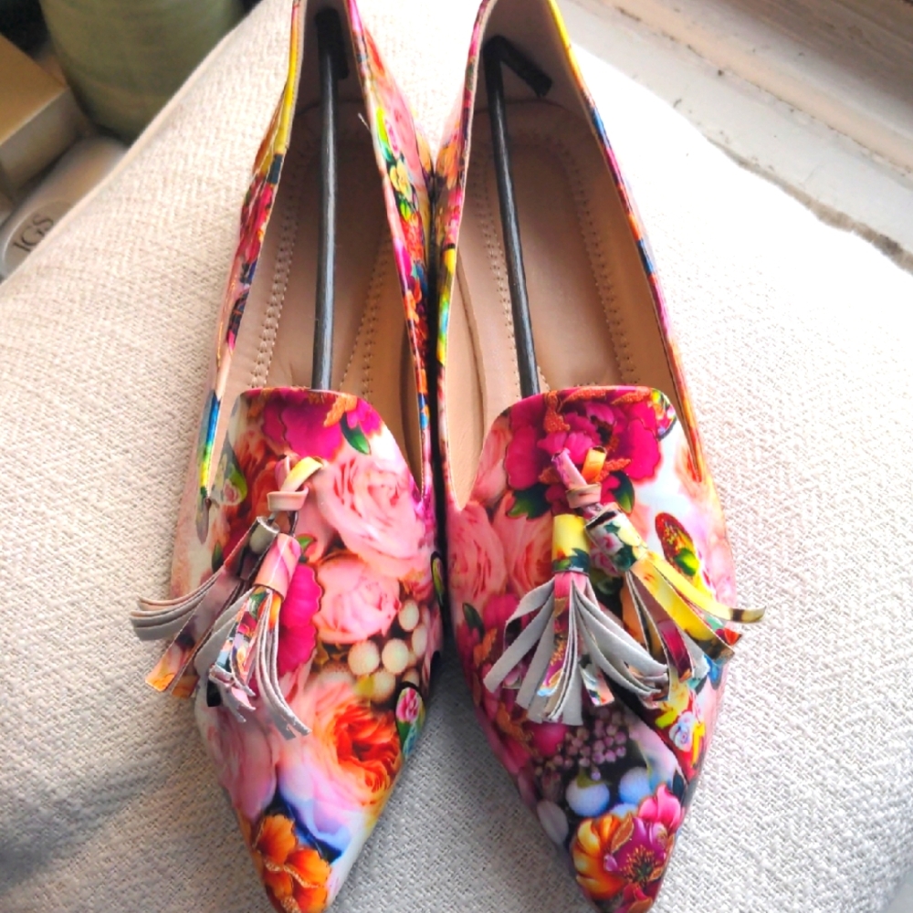 Floral Tassel Women's Shoes, New, Size 43, Aprox. 10 Multicolor, Spring,  Flats